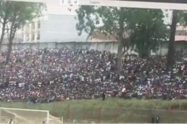Al menos 17 personas murieron en un estadio de Angola tras una avalancha
