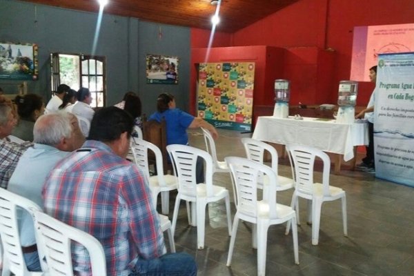 Capacitan para la implementación del programa Agua Potable en cada Hogar