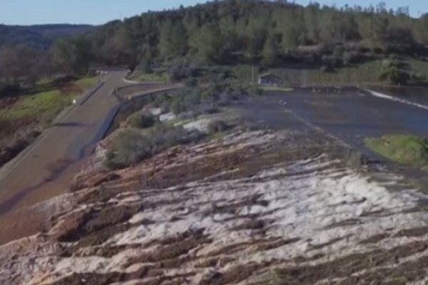 EE.UU.: Casi 200 mil evacuados en California por el riesgo de desborde de una presa