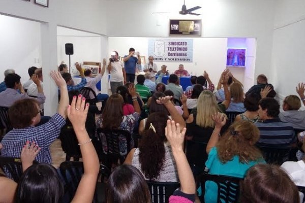 Mensaje de unidad y respaldo de afiliados en la Asamblea General del Sindicato Telefónico