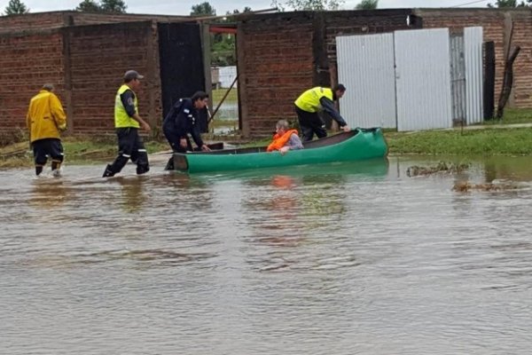 Esquina sufre las intensas precipitaciones: Mil personas afectadas por las inundaciones