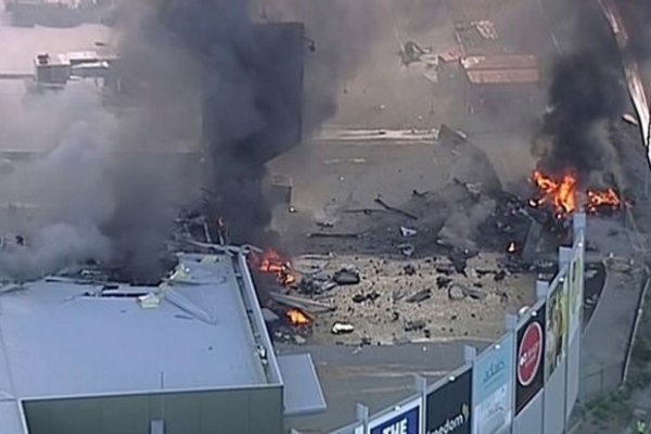 Una avioneta se estrelló contra un centro comercial en Melbourne