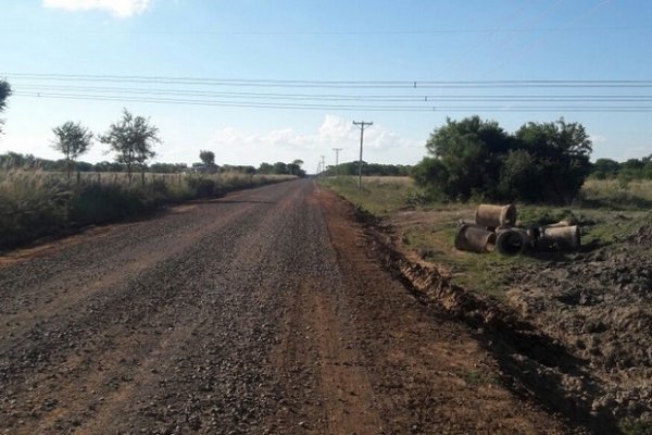 Enripiados y limpiezas de canales en el noroeste provincial