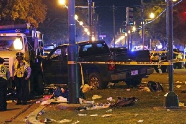 Embestida de auto deja al menos 50 heridos en Estados Unidos