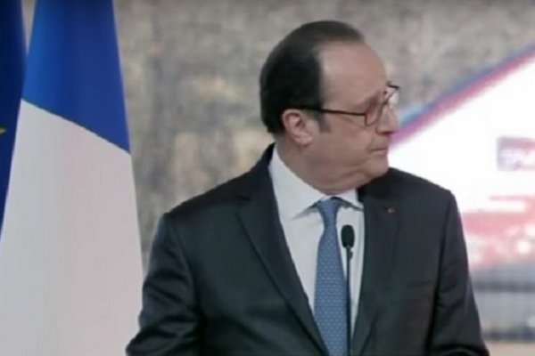 Un tiro en medio de un discurso causó estupor en Francia: dos heridos
