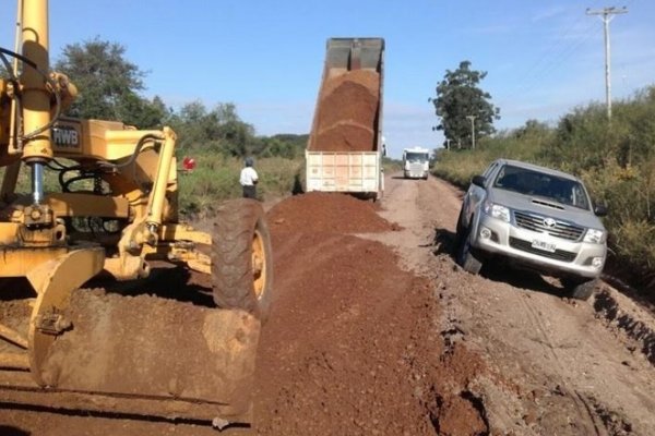 Retoman trabajos de enripiado en vías troncales en Sauce