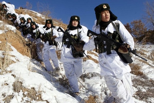 China entrena a sus soldados en su frontera con Corea del Norte
