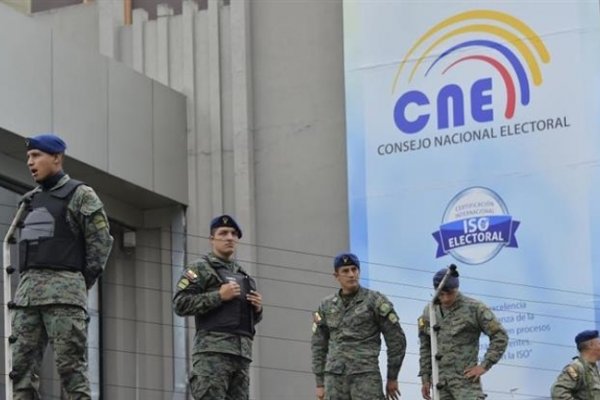 Ecuador elige en segunda vuelta al sucesor de Rafael Correa
