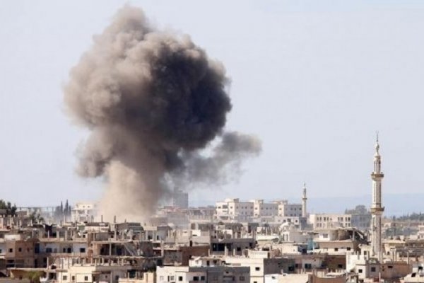 Ataque químico en Siria deja al menos 100 muertos