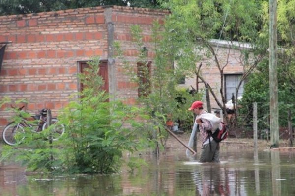 Intensas lluvias volvieron a castigar al interior: Varias familias fueron evacuadas de sus hogares