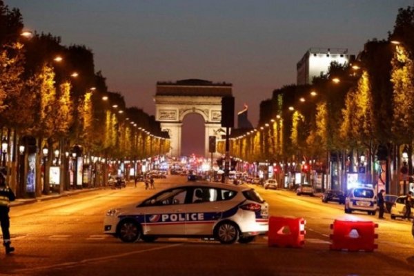 Al menos tres muertos en un tiroteo en París a tres días de las elecciones