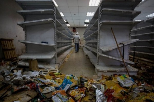 Venezuela: Tras una jornada con 13 muertos, marchan en silencio al Episcopado