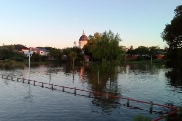 Compleja situación en Itatí: El agua ingresó al hospital y hay evacuados de la lluvia anterior