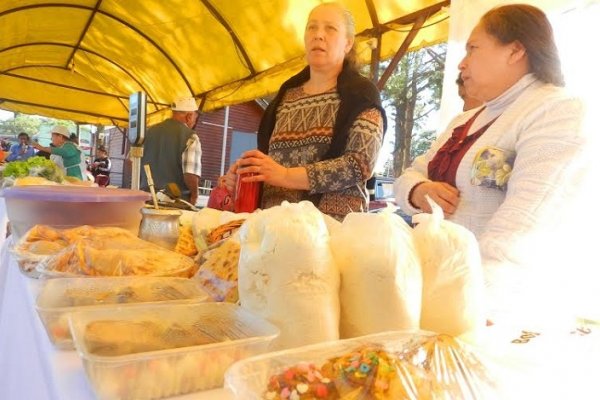 Feriantes locales comercializan sus productos en la Feria Franca San Isidro
