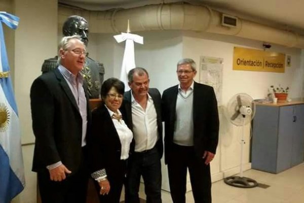 Firma de convenio entre Virasoro y Ciudad de Buenos Aires para asistencia científica y tecnológica