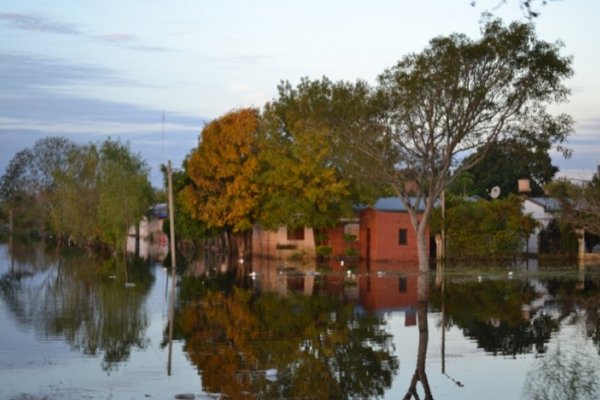 El drama de la inundación: Estamos desamparados y sin saber cuándo podremos volver a casa