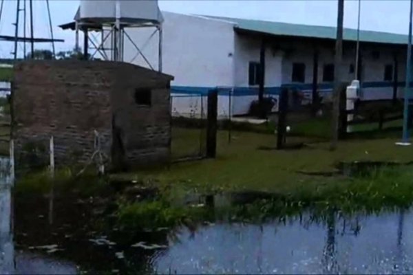 Evacuaron a los habitantes del paraje Paso Tala