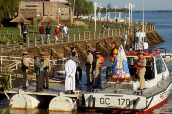 Torneo de pesca en Itatí: Bendición y largada de lanchas