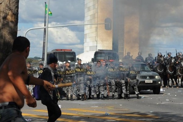 Temer moviliza al Ejército ante escalada de protestas en Brasilia