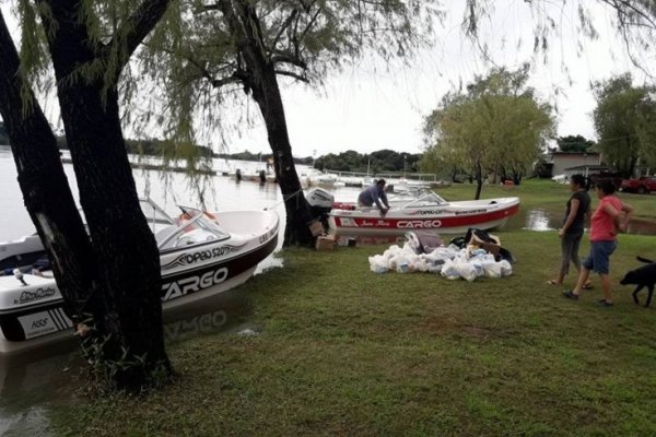 Asisten a familias aisladas tras la caída del puente Iribú Cuá
