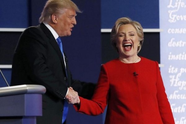 Hillary Clinton comparó la situación de Trump con la caída de Nixon