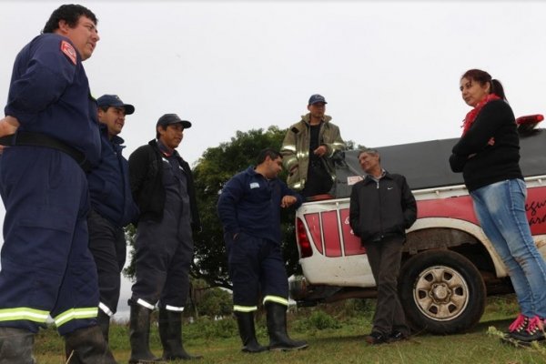 Defensa Civil asiste a familias afectadas por las lluvias en parajes de Santa Rosa
