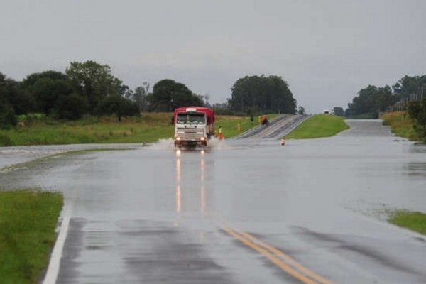 Intensas precipitaciones provocaron complicaciones en las Rutas 40 y 42