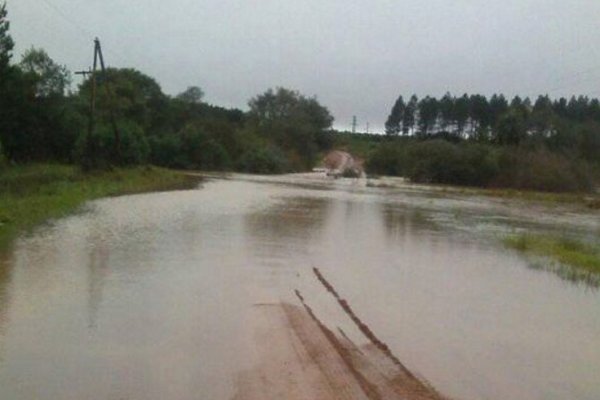 Garruchos: Las aguas cortaron la Ruta Provincial N° 149