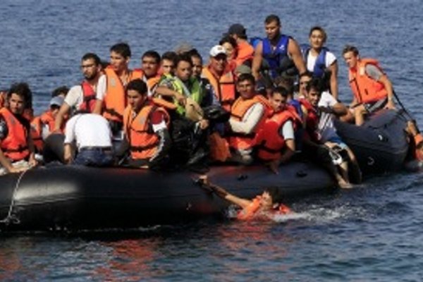 Al menos ocho muertos que intentaban llegar a Italia desde Libia