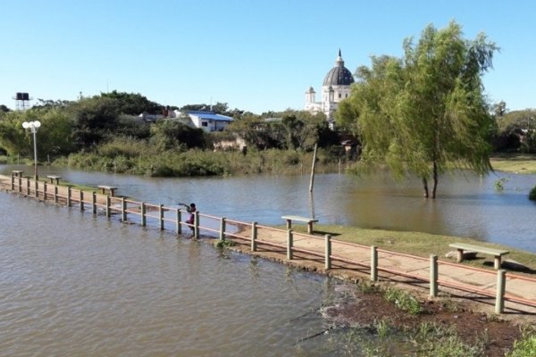 Itatí: La creciente del río Paraná afecta otra vez la Costanera