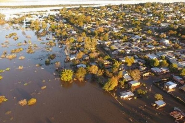 Creciente en Corrientes: Evacuaron a más personas en varias comunas y se complica la situación