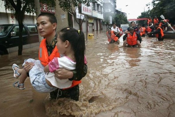 Al menos 57 muertos por lluvias torrenciales en Bangladés