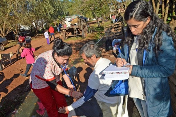 Libres: Ronda sanitaria en barrios afectados por la creciente