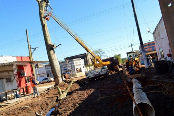 Tareas de desagüe en calle Leandro Além en Paso de los Libres