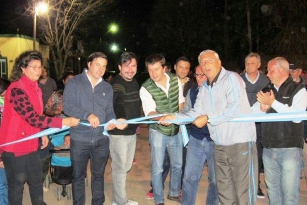 Goya: Bassi inauguró dos cuadras más de asfalto