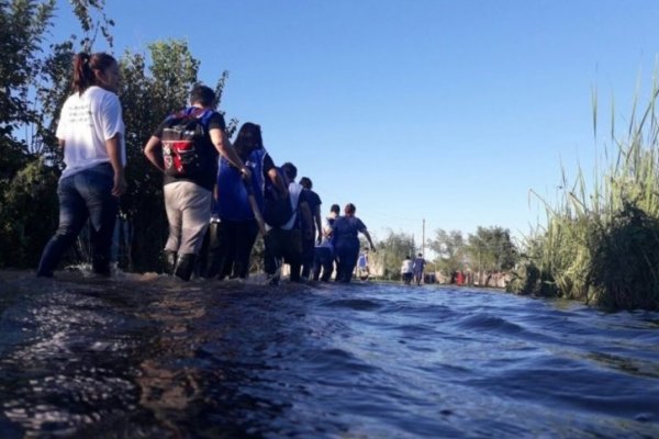 Inundación: Algunos evacuados comienzan a volver a sus hogares