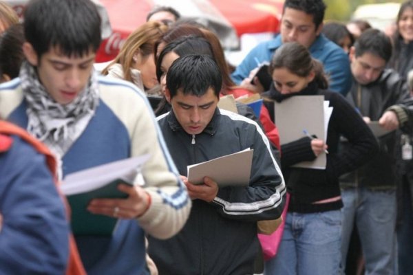 El índice de desocupación bajó al 9,6% en el segundo trimestre del año