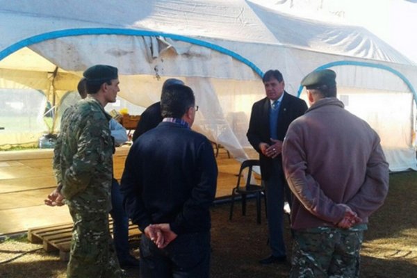Visitas y donaciones en el centro de evacuados en Paso de los Libres
