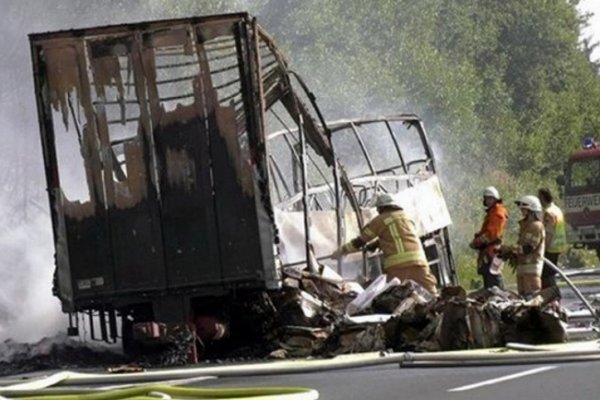 Alemania: Varios muertos por un choque entre micro y un camión