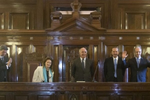 La Corte Suprema postergó una definición sobre los jueces con los traslados suspendidos