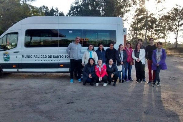 Santo Tomé: trasladan a estudiantes a reconocida feria en Brasil