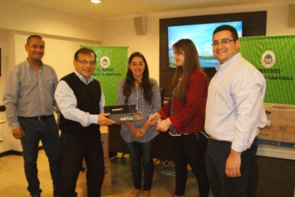 Cardozo entregó equipamiento informático al Hospital de San Roque