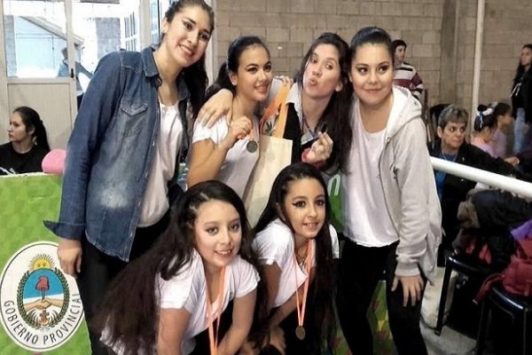 Danzas bellavistenses premiadas en Curuzú Cuatiá