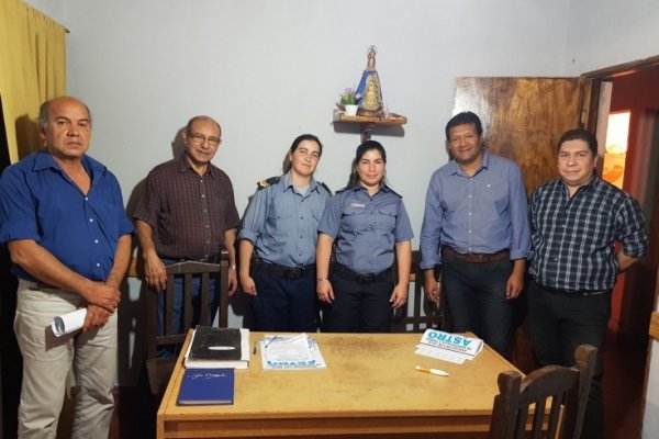 Integrantes de ASTRO visitaron la Comisaría de 3 de Abril