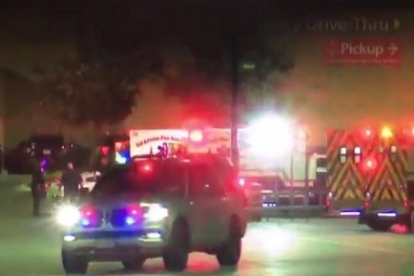 Hallaron 8 muertos y 20 heridos dentro de un camión en Texas