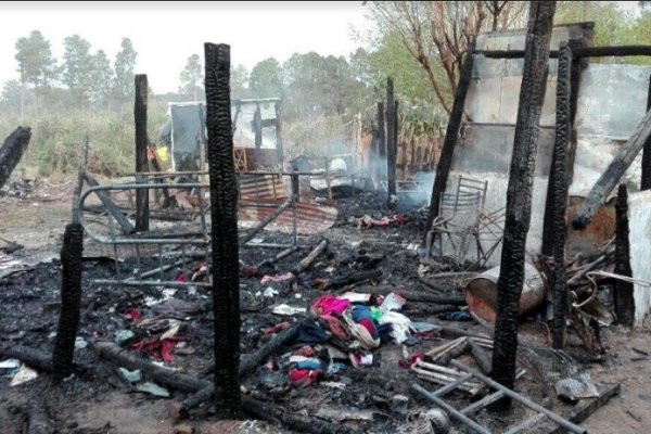 Bella Vista: Asisten a familias tras incendio en barrio Transportista