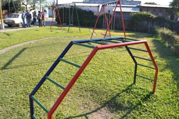 Saladas: Restauraron juegos de plazoleta Frondizi