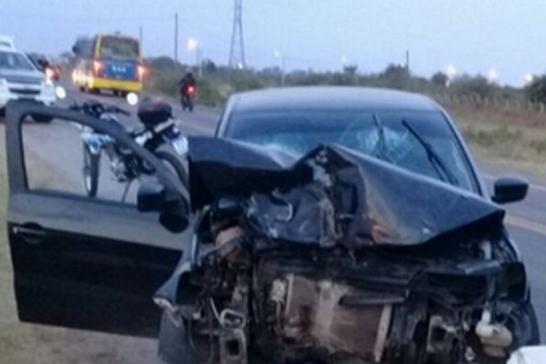 Auto chocó contra la baranda del puente Arroyo Pirayuí: Dos heridos