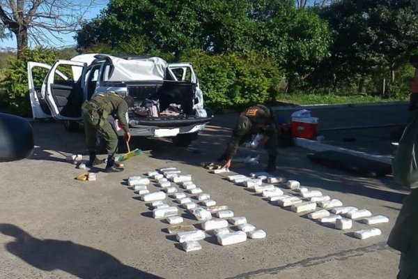 Incautan marihuana en el peaje y detienen a una pareja de Buenos Aires