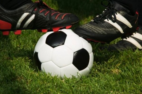 Curuzú: árbitro de fútbol terminó internado tras ser agredido en partido de la Liga